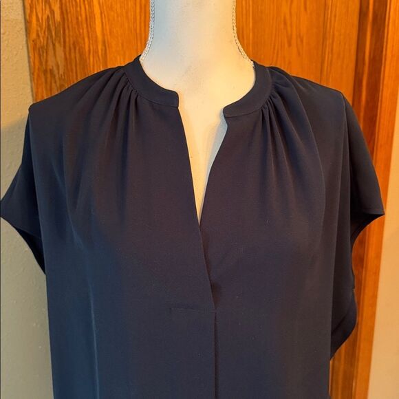 VINCE Short Sleeve Popover Shift Dress - Picture 3 of 10